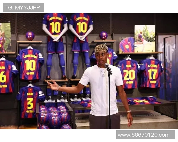 足球明星球衣拍卖盛典揭幕珍稀球衣引发收藏热潮与球迷热情互动