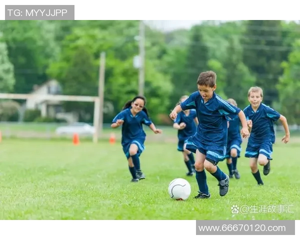大个子足球明星如何在绿茵场上展现力量与技巧的完美结合 大个子足球明星如何在绿茵场上展现力量与技巧的完美结合